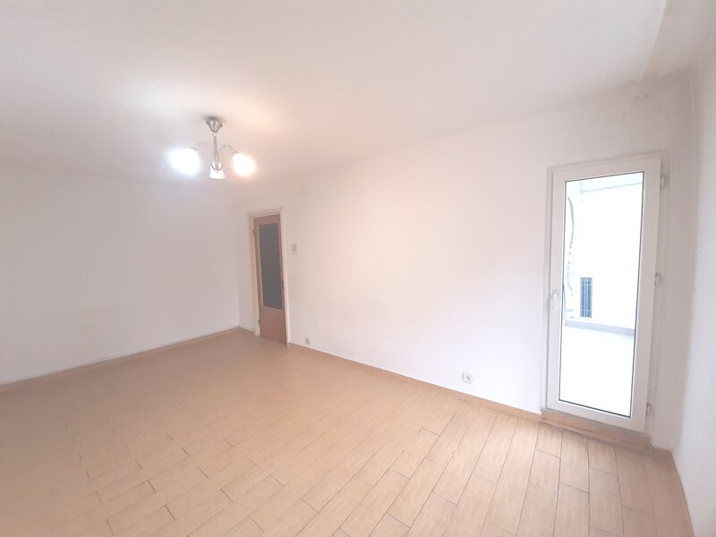 Aparatorii Patriei, metrou, bloc 1983, 2 camere etaj 2 din p+8